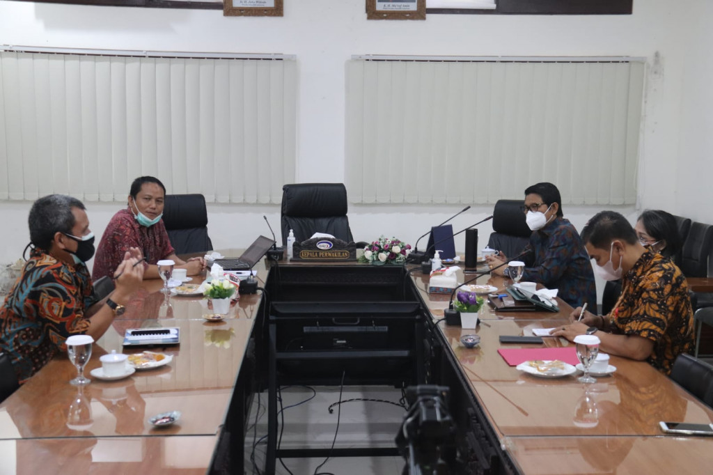 Sekda Adi Arnawa Ikuti Koordinasi Bersama BPKP Prov Bali, Pastikan Formula Tepat Untuk Salurkan Stimulus Kepada UMKM